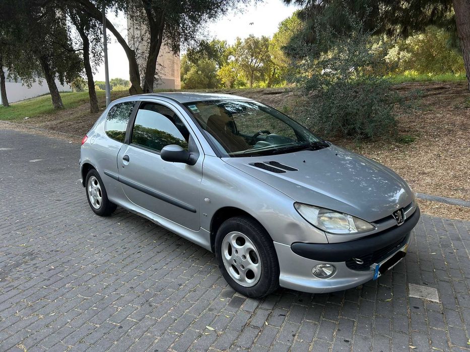 Peugeot 206 2.0 HDi, de Setembro 2000 com < 203.000 km