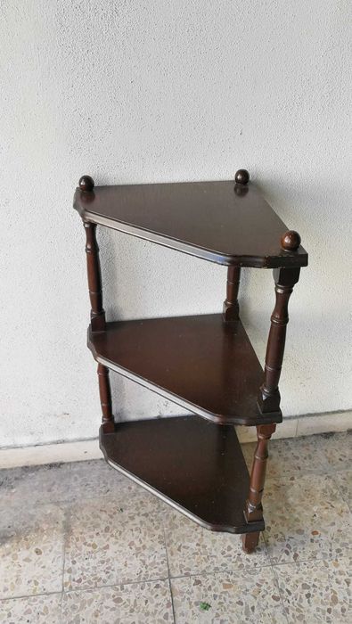 Prateleiras de Canto em madeira