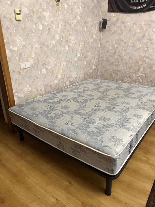 каркас із матрасом 190/140