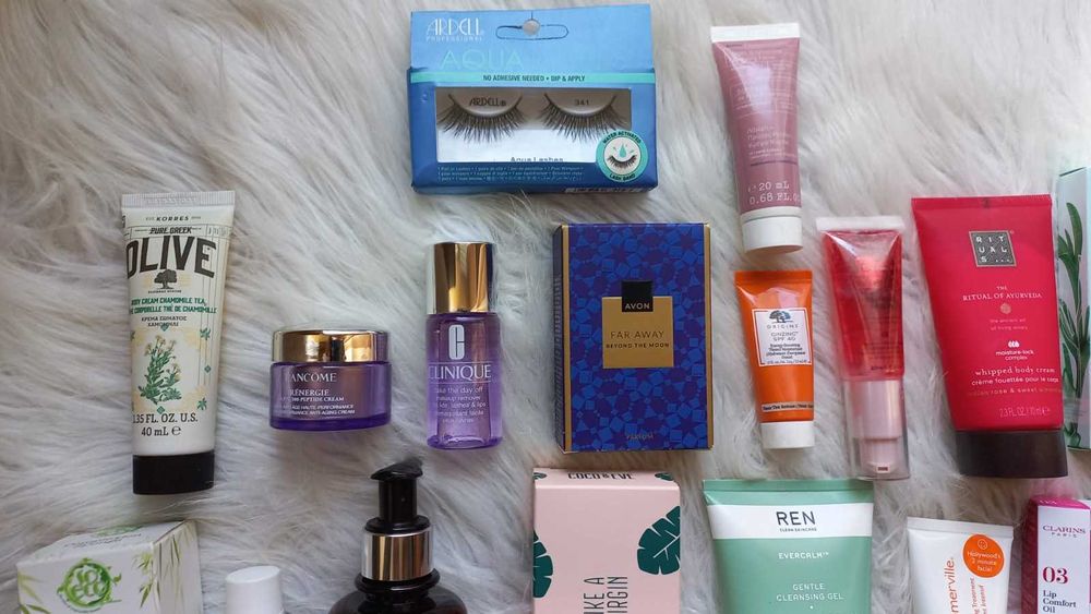 Zestaw 24 kosmetyków, wartość około 1600 zł, Kalendarz adwentowy