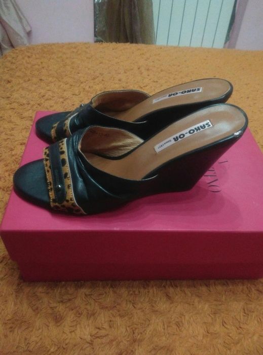 Босоножки шлепки черные кожаные на платформе 39-40 с мехом пони