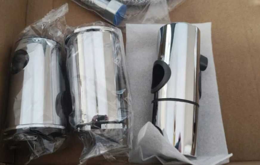 Zestaw prysznicowy. Srebrny. Deszczownica.
