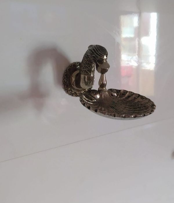 Saboneteira de parede em bronze