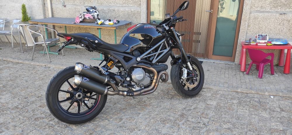 Ducati Monster 1100 evo 2013
