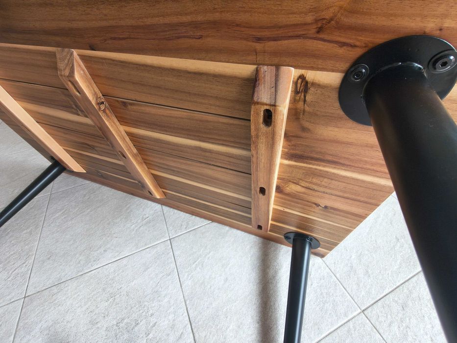 Mesa de centro em madeira maciça - Impecável, como nova