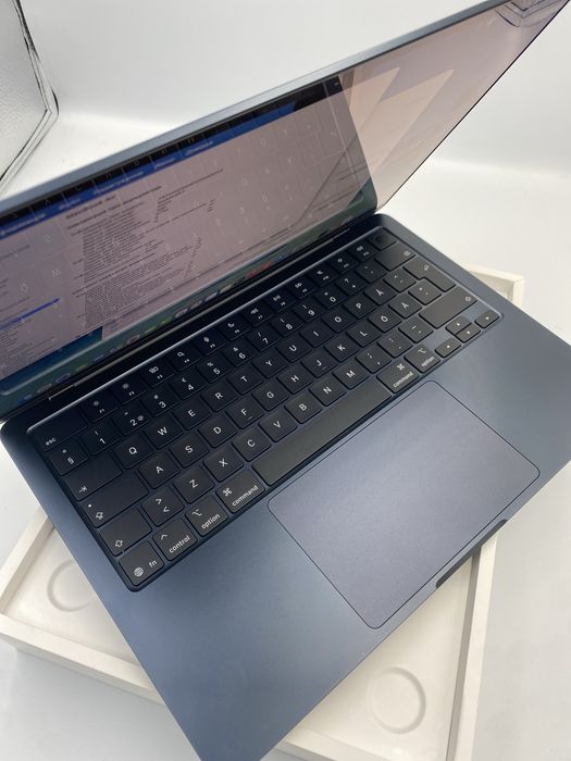 Ноутбук Apple MacBook Air 13“ M4 16/256GB Midnight (MW123) 2025