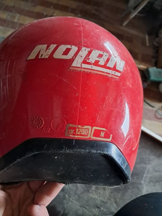 Sprzedam 2 kaski i kufer na skuter