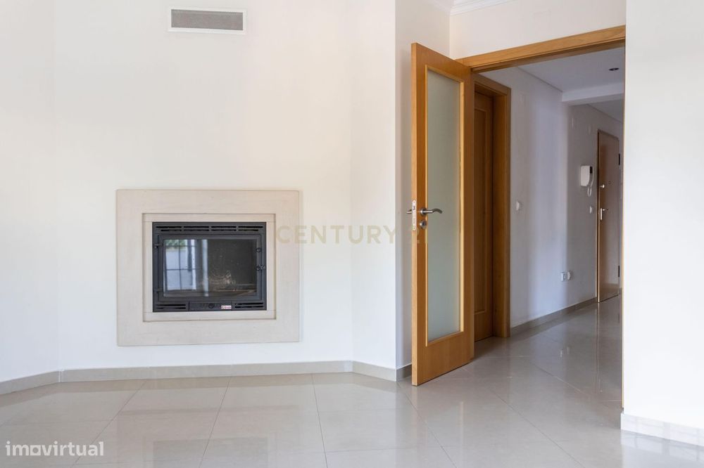 Apartamento T2 com Suite, Parqueamento e Arrecadação | Montijo