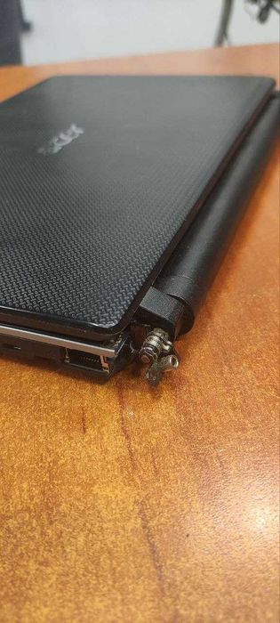 Нетбук Acer Aspire 1551