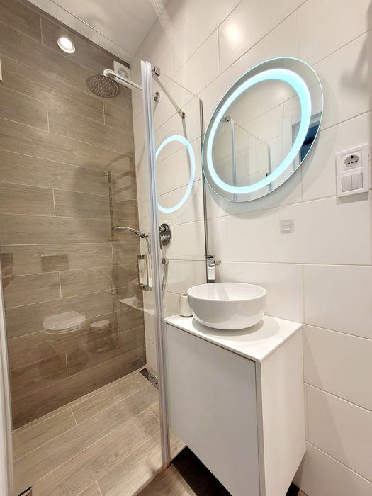 Подобово, центр в. Дорошенка, 57,біля Коперника, Антоновича, Мельника