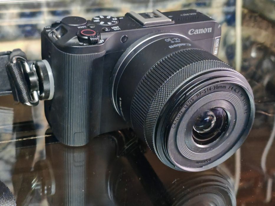 Canon Eos-r 50v + RF 14-30