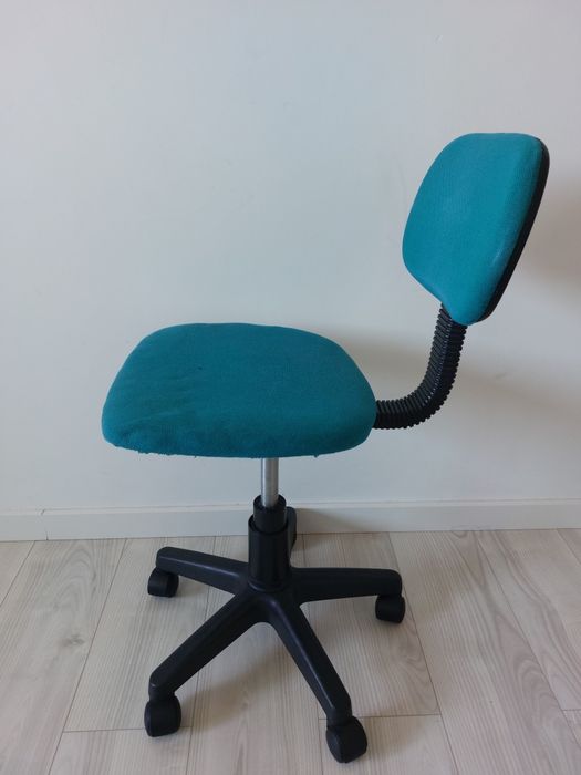 Cadeira de Escritório Infantil Ajustável em Bom Estado