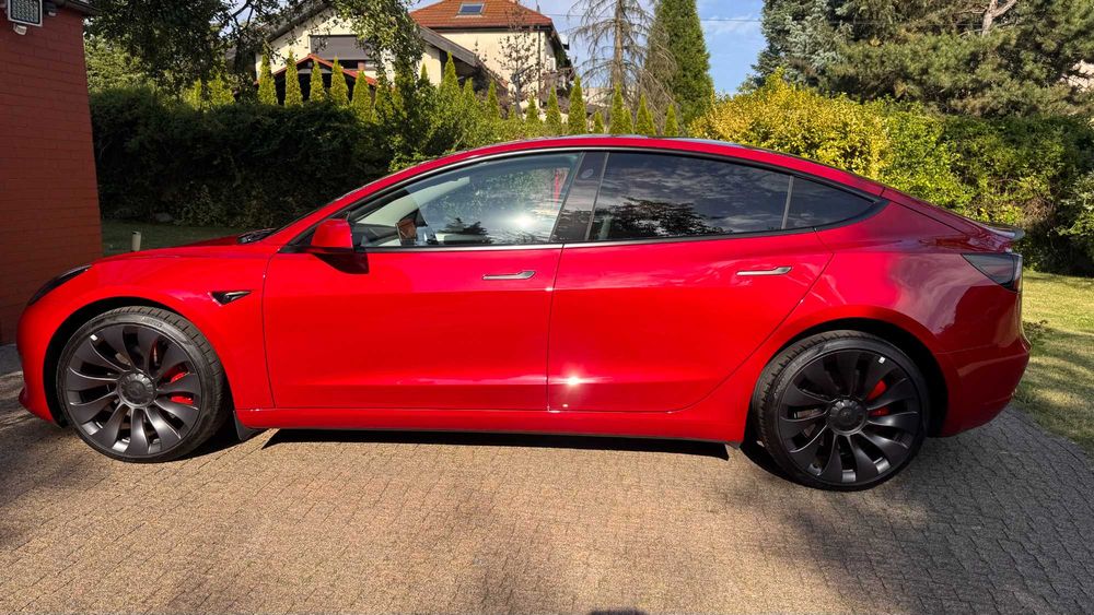 Tesla Model 3 Performance 2023 Salon PL 55tys km Ultra Red +PPF 80% Hak Białe Wnętrze FV23