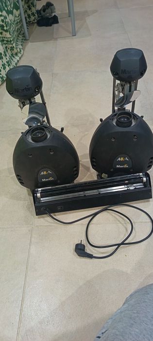 Vendo dois robôs Martin mx-4 iluminação