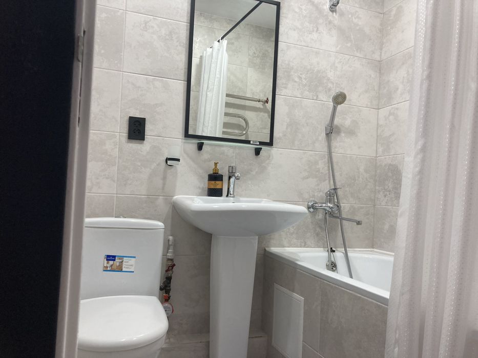 2-к центр,ЛЮКС,Грушевського,66,подобово,5 спальних,док.СМАРТ,біля парк