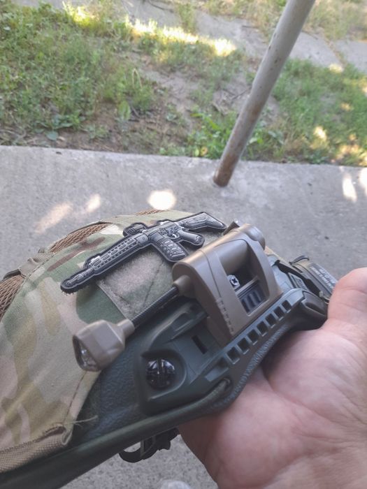 Шолом FAST XL  з ковром та ліхтариком