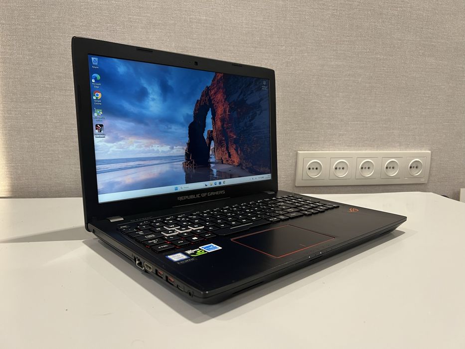 Игровой ASUS ROG FX53VE - 15" FHD/ i5-7300HQ/ DDR4 8Gb/ GTX 1050