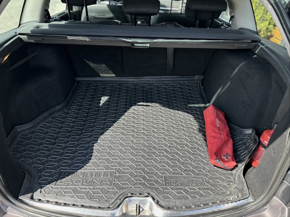 RENAULT LAGUNA 2005 року, 1.9 дизель, механіка, передній привід.