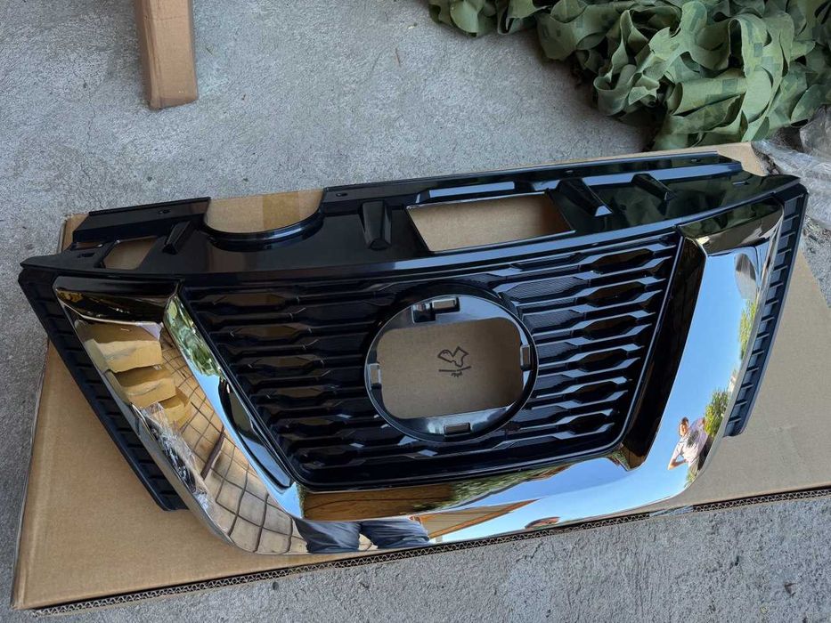 решетка рог Rogue 17- решетка радиатора решітка Nissan Rogue