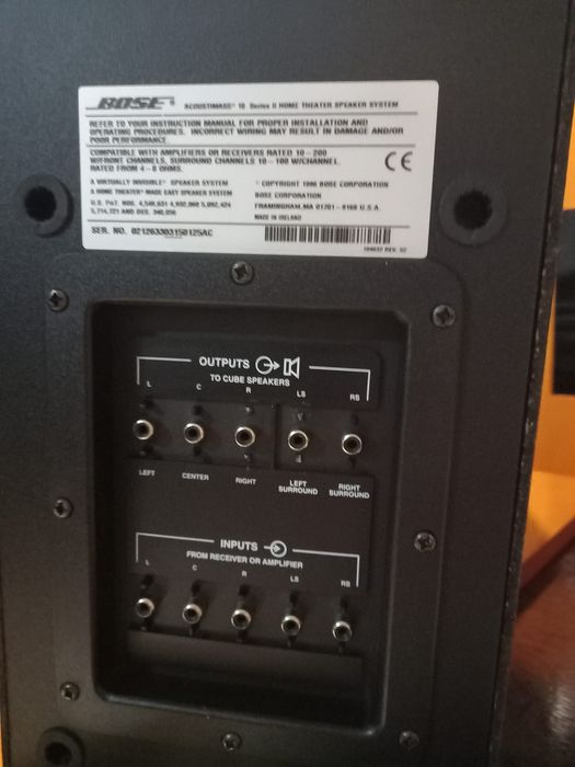 Sistema BOSE Acoustimass 10 com satélites Jewel