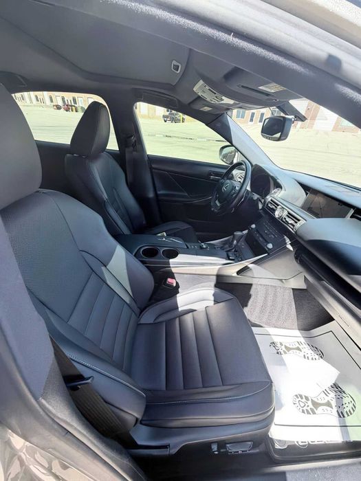 Lexus IS 300      2016