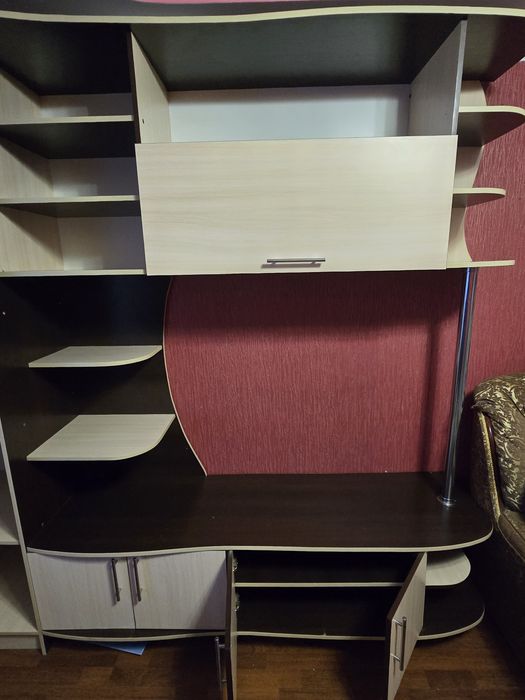 Продам стенку б/в