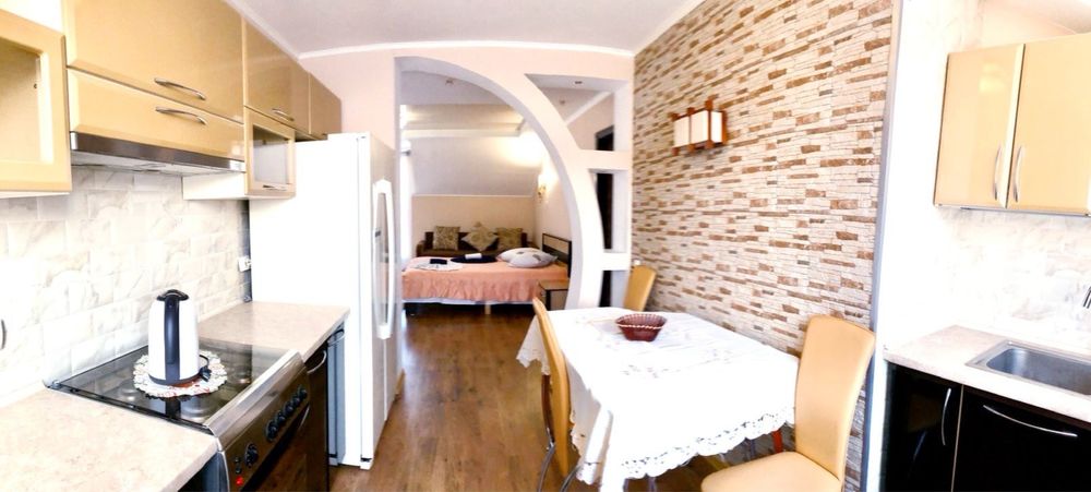 Номер студіо  з кухнею ( центр, Східниця )