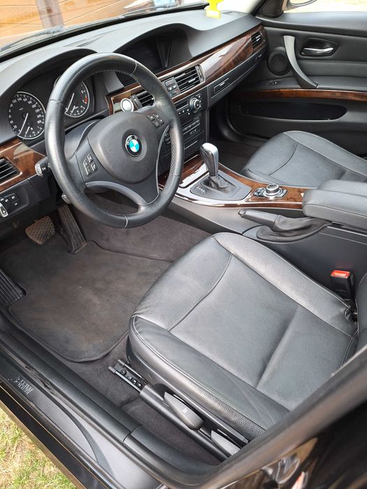 BMW seria 3 318 i, 2.0 benzyna, 143KM, 2011 r.