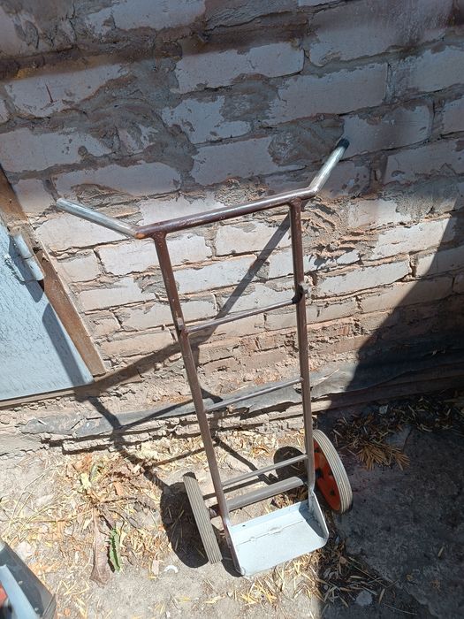 Продам тачку для баллонов