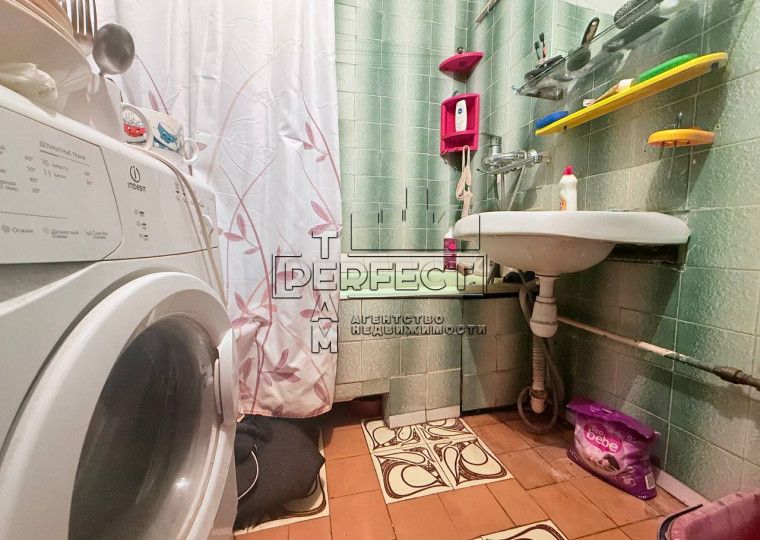 Продаж 1к квартири Милославська 3а / Милославская 3а