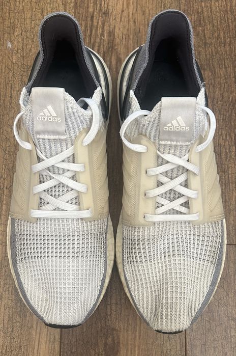 Кросівки Adidas UltraBoost, розмір 42