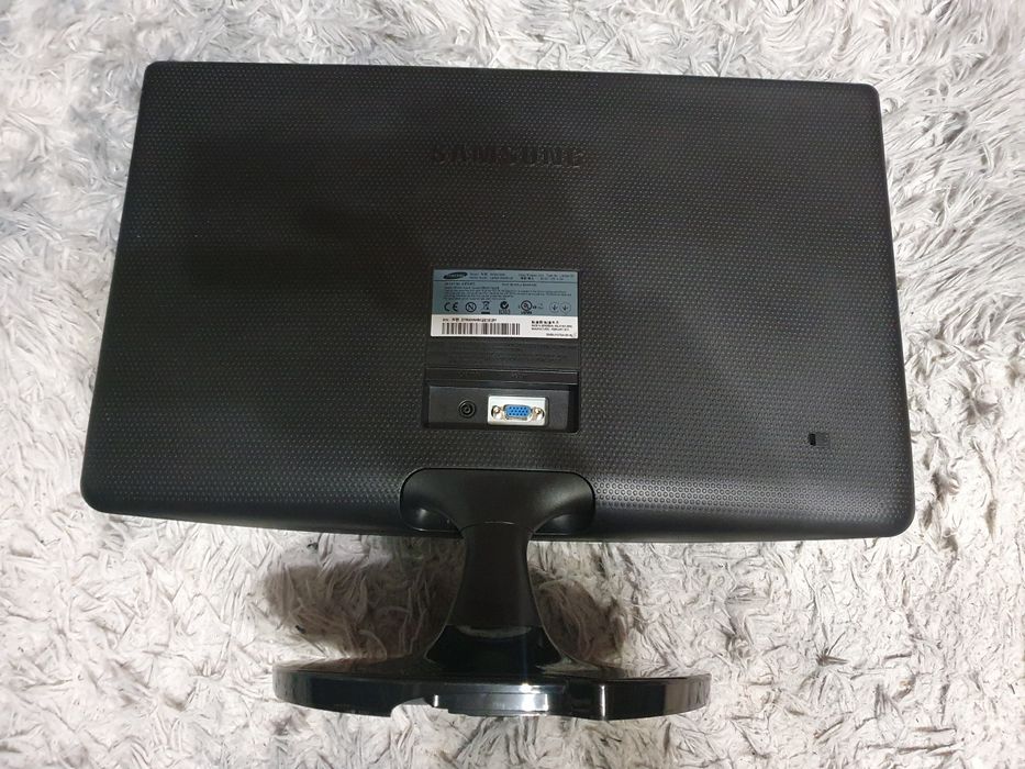 Монітор Samsung LS22A100N 22 

TN ідеальний стан