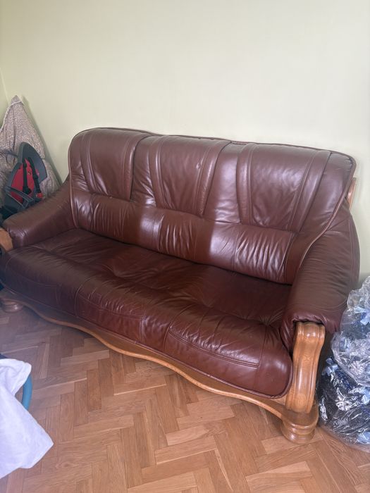 Шкіряний розкладний диван два крісла