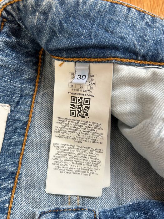 Calças GUESS novas com etiqueta e preço de origem