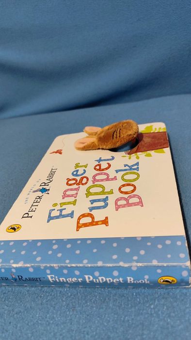 Книга дитяча з пальчиковою лялькою