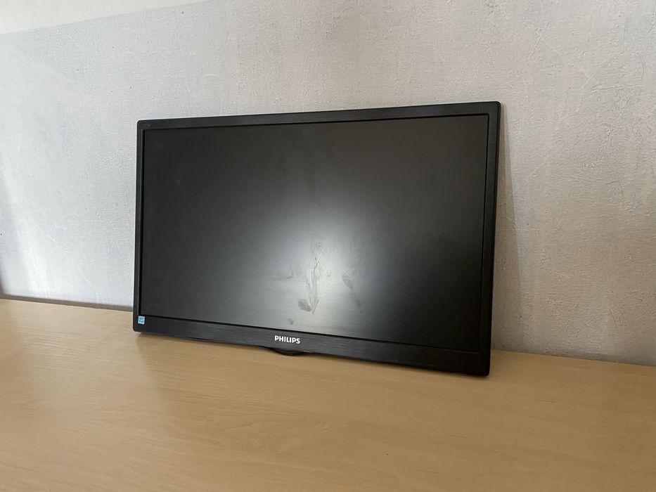 Монитор PHILIPS.
