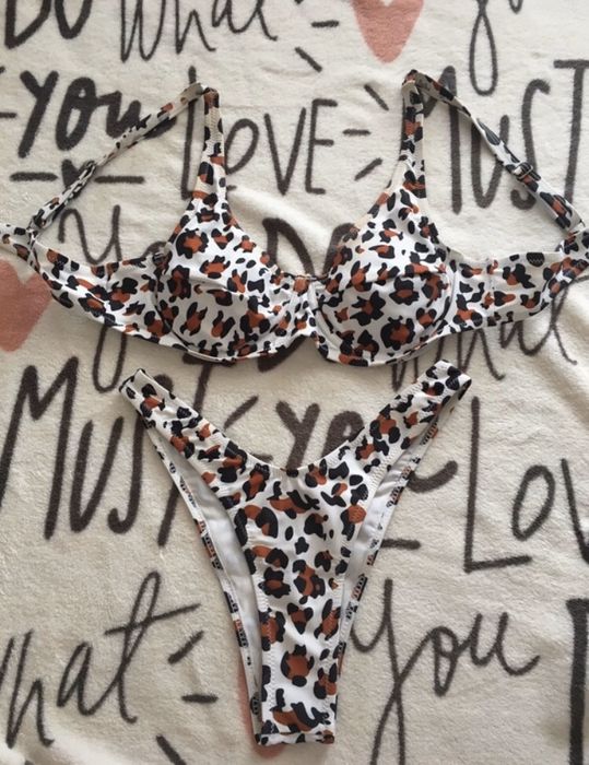 Biquini de loja local