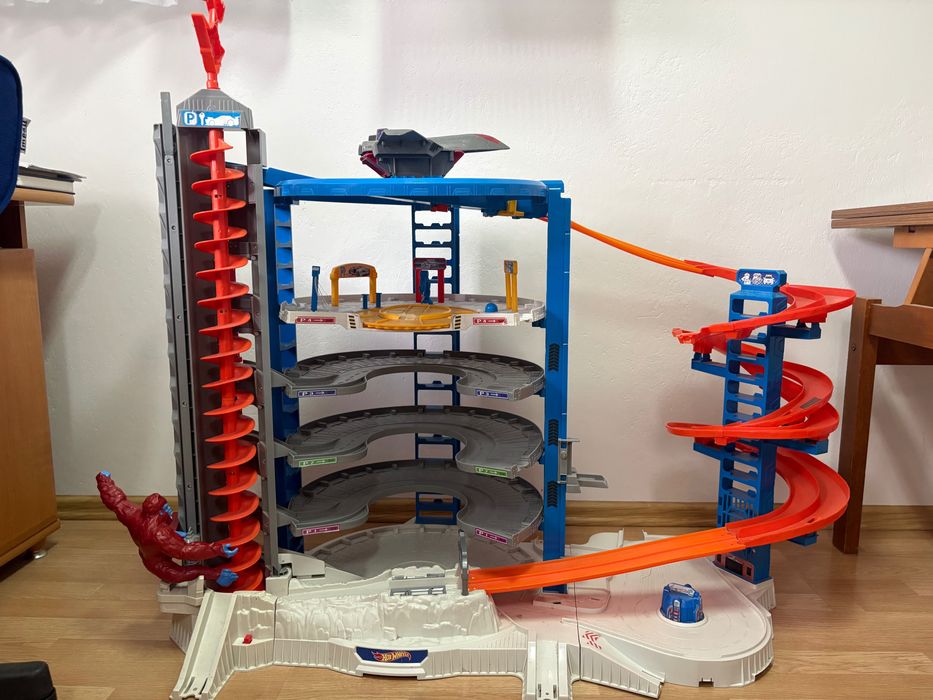 DZIEŃ DZIECKA —>> Mega Garaż Hot Wheels Super Ultimate Garage