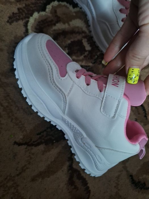 Новв Жіночі кросівки