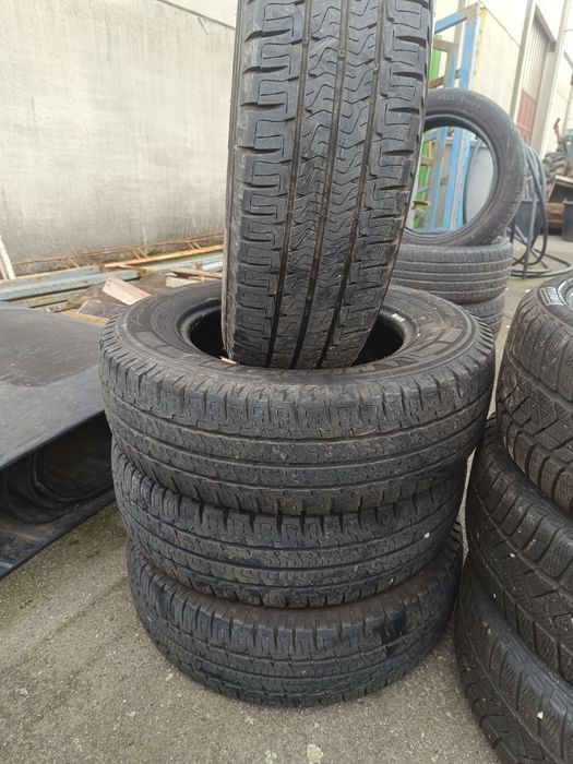 Michelin  Aglis 215 70 15 cp