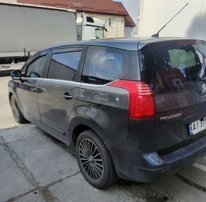 Peugeot 5008 1.6 дизель, роботизована коробка 2010рік