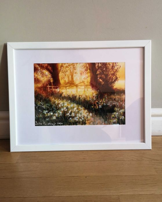 Oryginalny obraz w ramie wschód słońca nad łąką pejzaż leśny