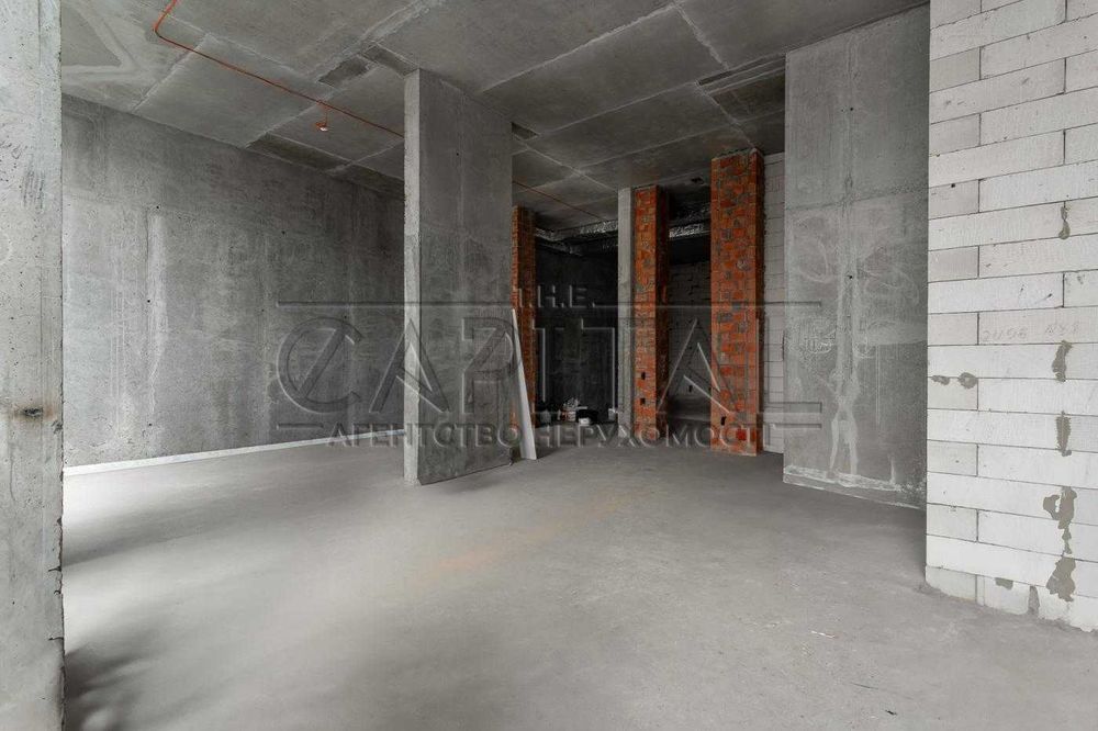 Продаж комерційного приміщення без ремонту 206м2 ЖК "Лебединий"