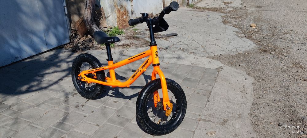 Продам беговел Sigma Speed Racer