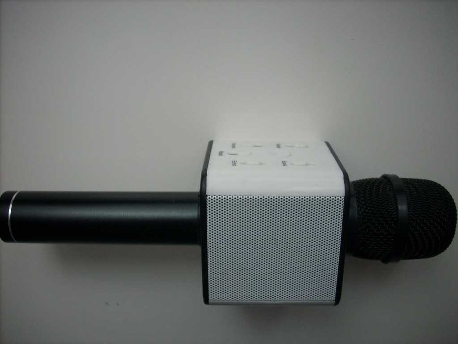 Karaoke mikrofon z głośnikami