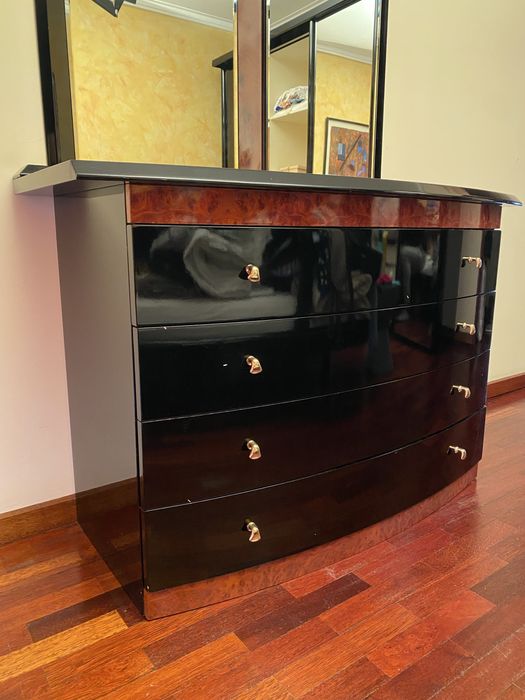 Cama de Casal em madeira escura