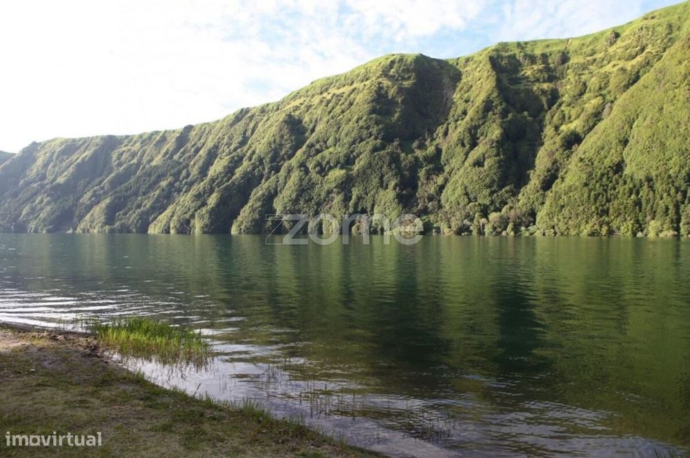 Propriedade Singular na Lagoa das Sete Cidades