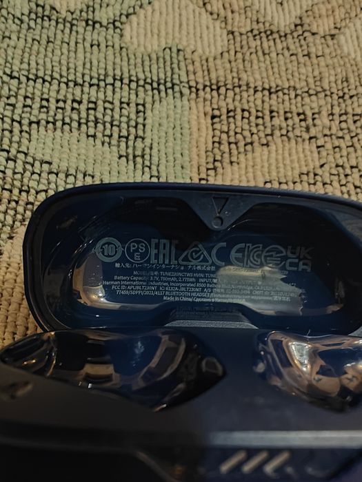 Кейс для навушників JBL Tune 230 NC б/у