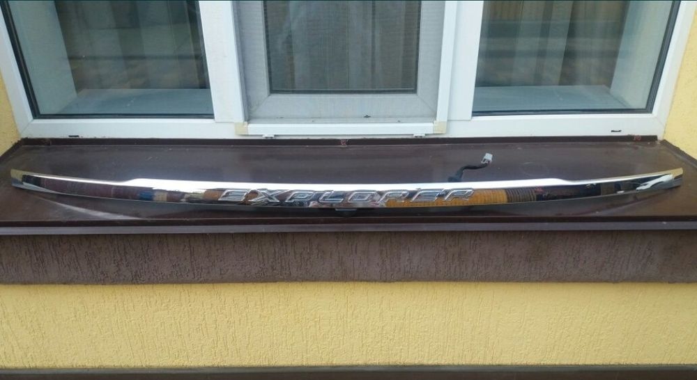Молдинг ляди багажника FORD EXPLORER 2011-15г з камерою