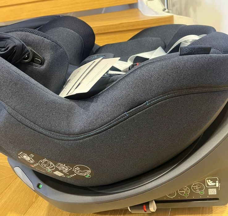 Автокрісло cybex синє з базою sirona t